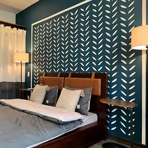 Benzen Boutique Stays-1 Min To River Отель